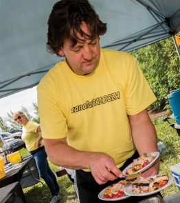 Chef Anthony McCarthy, Executive Chef of the Saskatoon Club, hosted a snack station with barbecue demos showcasing the versatility and health benefits of canola oil.